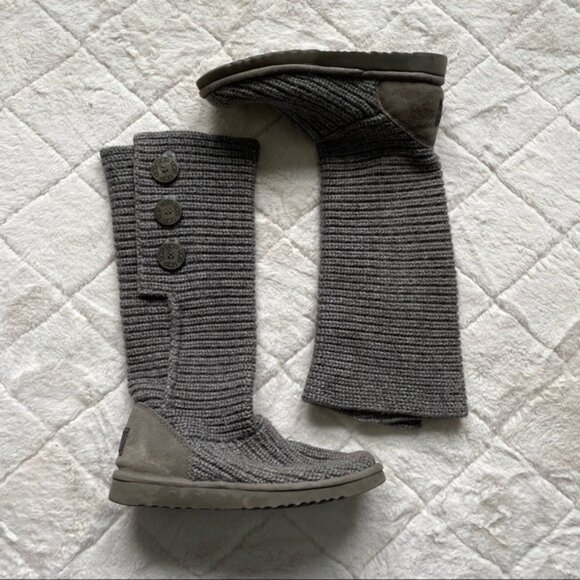 UGG Australia | Cardi Knit Boots in Gray | Size 7 - Picture 3 of 10